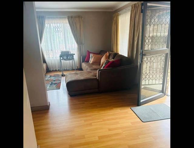 3 BEDROOM HOUSE TO LET IN MOORTON